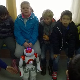 Le robot NAO à la rencontre des usagers de la Pépinière